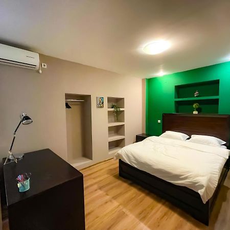 Cool Flat With Hot Tub In The Old Town Apartment Bucureşti Ngoại thất bức ảnh