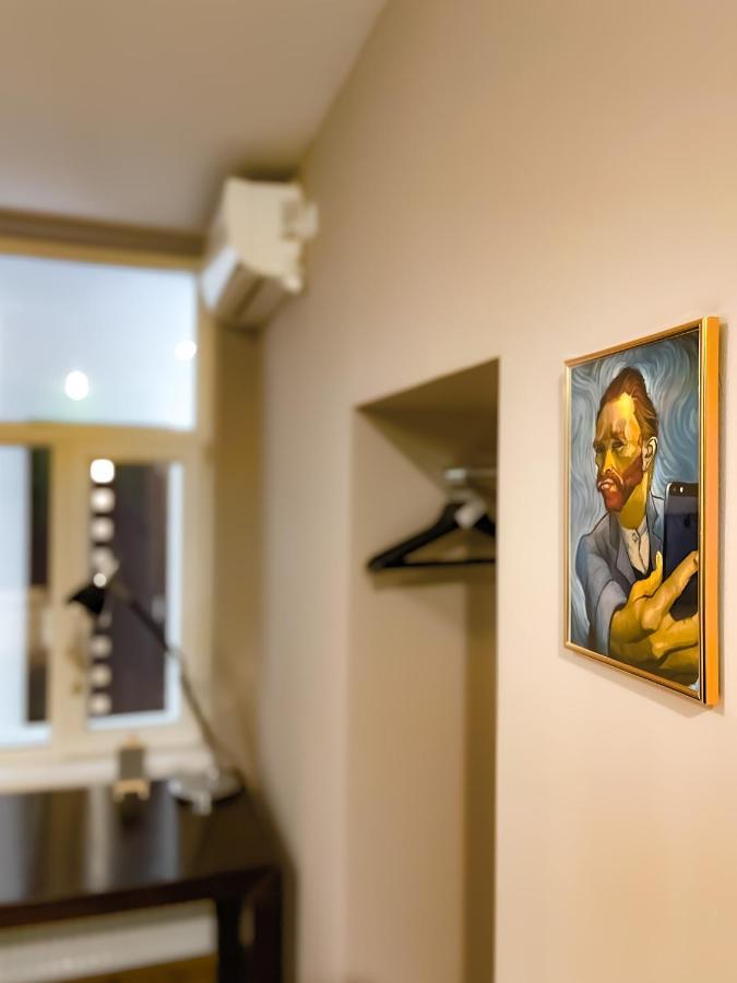Cool Flat With Hot Tub In The Old Town Apartment Bucureşti Ngoại thất bức ảnh