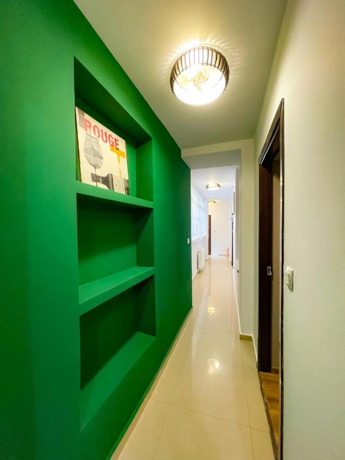 Cool Flat With Hot Tub In The Old Town Apartment Bucureşti Ngoại thất bức ảnh